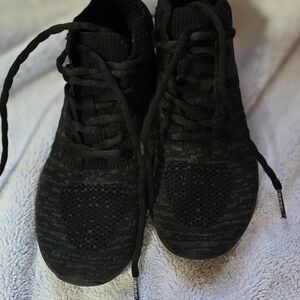 Rebel Revolution Blackout Cheer Shoes Size 4